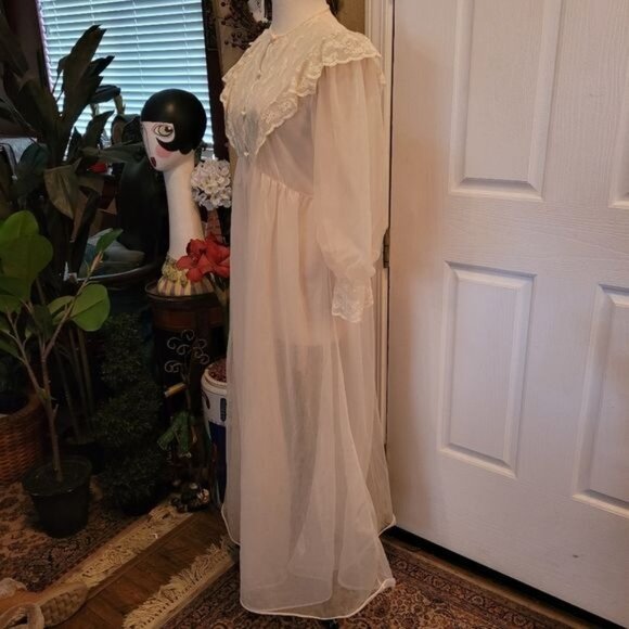 Vintage Nylon Chiffon Robe Negligee Teddy Lace white Romantic Victorian - Picture 6 of 12